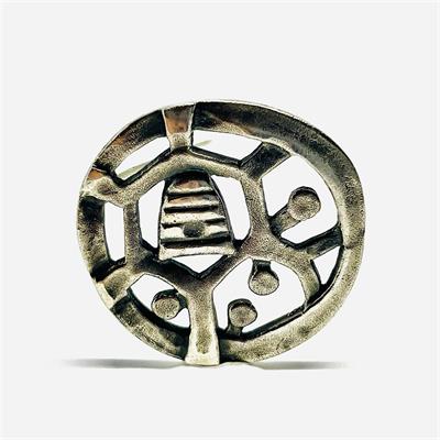 Stříbrná včelařská brož