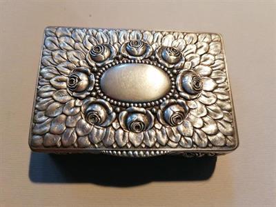 Dóza ve stylu vídeňské secese