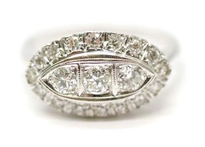 Zlatý prsten s diamanty