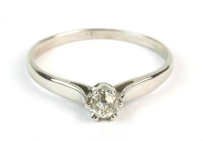 Zlatý prsten s briliantem