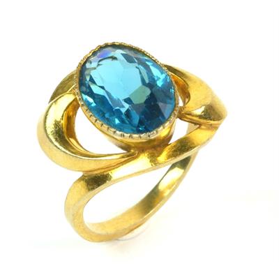 Stříbrný zlacený prsten s modrým kamenem