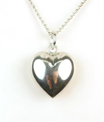 Stříbrný náhrdelník se srdcem