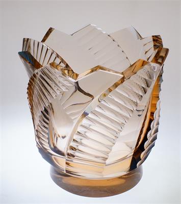 Luxusní ART-DECO váza rosalinové sklo s akvamarínem vespod