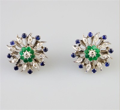 Zlaté náušnice s diamanty, safíry a smaragdy