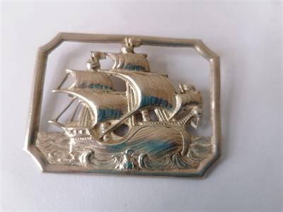 Velká stříbrná brož - Koráb