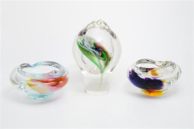 Vázička a pár popelníčků - dekor "Paví pero" Jiří ŠUHÁJEK