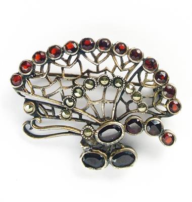 925 Ag secesní brož s červenými kameny, 3,3 x 4,2 cm