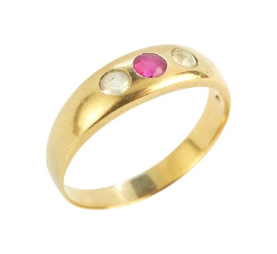 Zlatý prsten s rubínem a leukosafíry