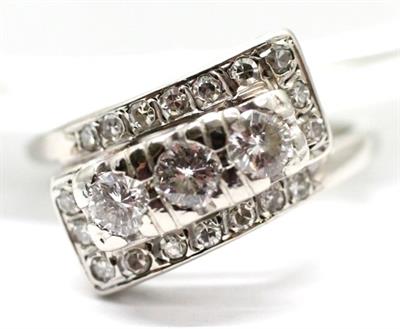 Zlatý prsten s diamanty