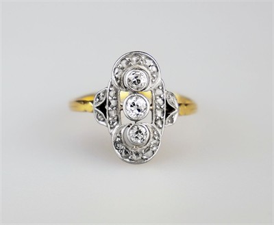 Zlatý art-deco prsten s diamanty