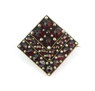 Starožitná geometrická brož s českými granáty