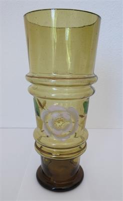 Starožitný pohár s malbou