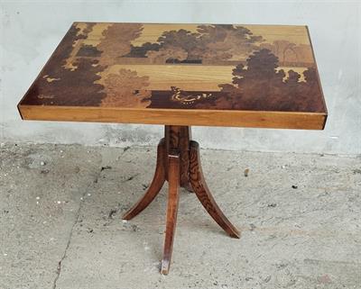 Stolek značený Gallé