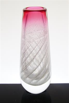 Váza rubínové hrdlo a zatavený dekor L. PALEČEK Škrdlovice