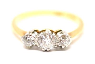 Zlatý prsten s diamanty