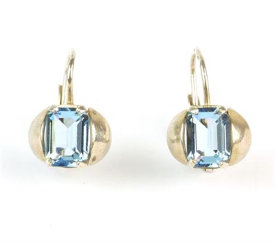 Stříbrné náušnice s modrými kameny