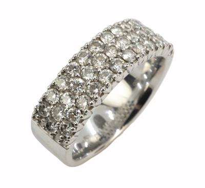 Zlatý prsten s brilianty