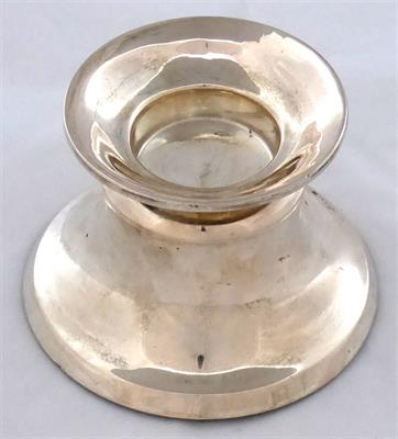 Stříbrný nízký kulatý svícen - Německo