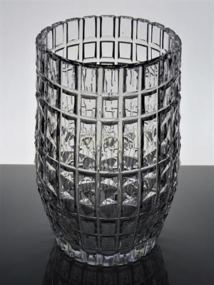 obří broušená váza