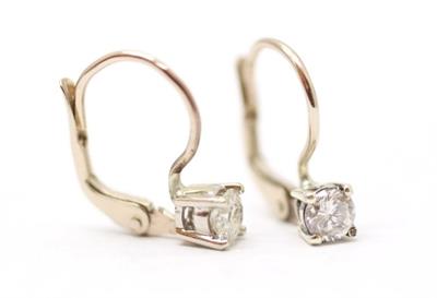 Zlaté náušnice s diamanty