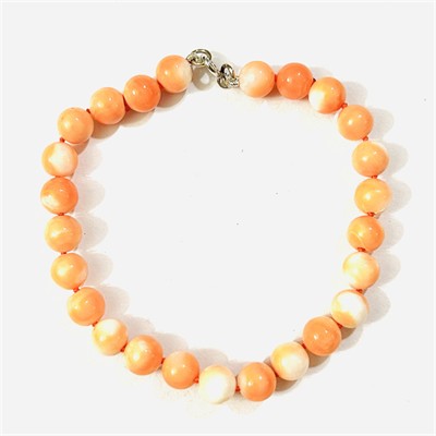 Korálový náramek se zlatým zapínáním