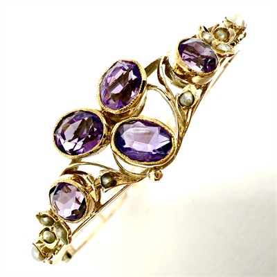 Zlatý náramek s ametysty a říčními perlami