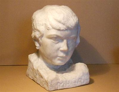 PORTRÉT DÍVKY - MRAMOR, 1. polovina 20. stol.