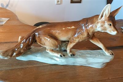 Velká plastika lišky.