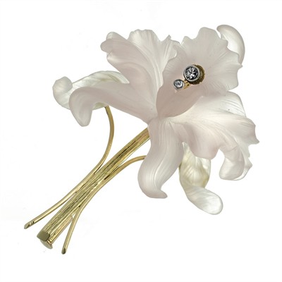 Zlatá brož ve tvaru květiny