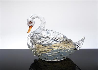 LABUŤ - stylizovaná secesní dóza z opalínového skla