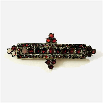 Starožitná novorenesanční brož s českými granáty