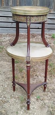 Stoleček s mramorem