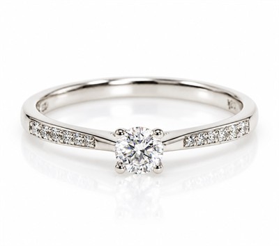 Zlatý prsten s diamanty – ALO diamonds