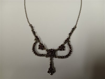 Secesní náhrdelník s českými granáty