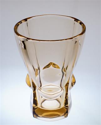 Váza z rosalinového skla Vladislav URBAN, SKLO - UNION