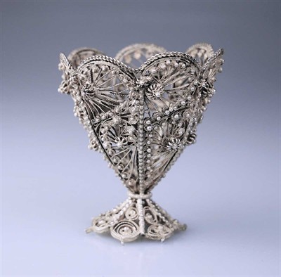 Stříbrný košíček