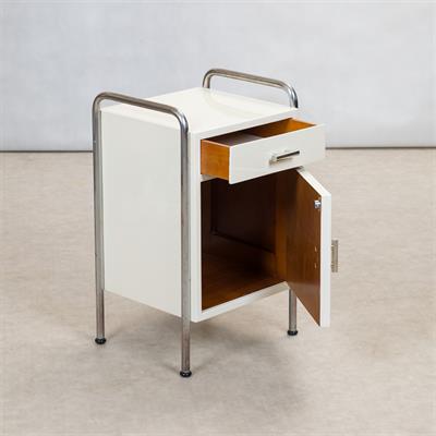 NOČNÍ STOLEK-VICHR A SPOL