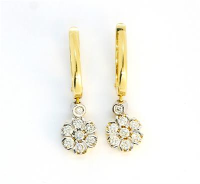 Zlaté náušnice s brilianty