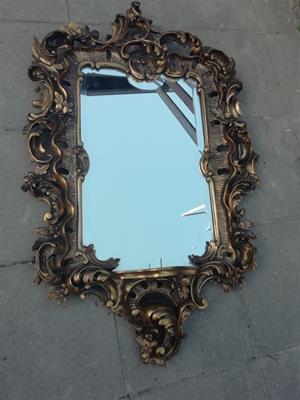 Vyřezávané zlacené pseudorokokové