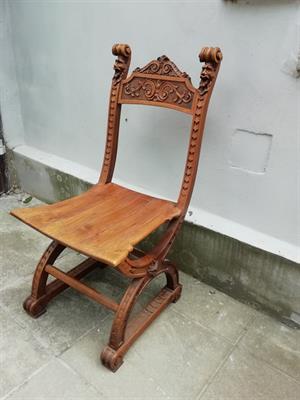 Pseudorenesancni židle