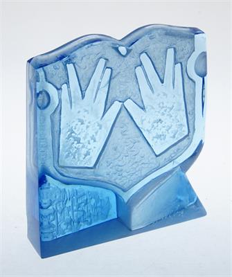 RUCE drobná tavená plastika, akvamarínové sklo - Jiří RYBA