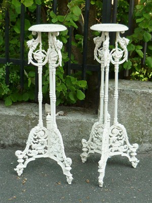 Secesní párové litinové stojany na květníky