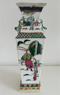 Váza čtyřboká, Čína