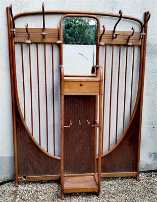 Věšáková stena Thonet