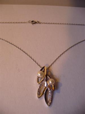 STŘÍBRNÝ  NÁHRDELNÍK  ČTYŘI  LÍSTKY