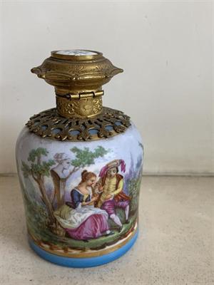 Porcelánový flakon