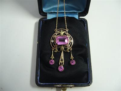 ZLATÝ KOLIER-ART-DECO