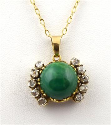 Zlatý zavěs s 10 diamanty a přírodním jadeitem