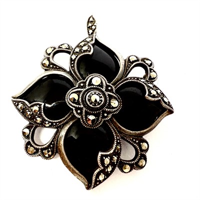 Stříbrná brož / závěs s onyxy a markazity - květina