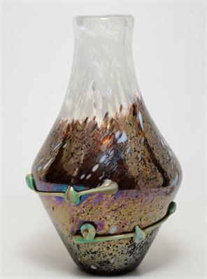 Váza ŽBS irisované sklo dekorované opálovými nálepy